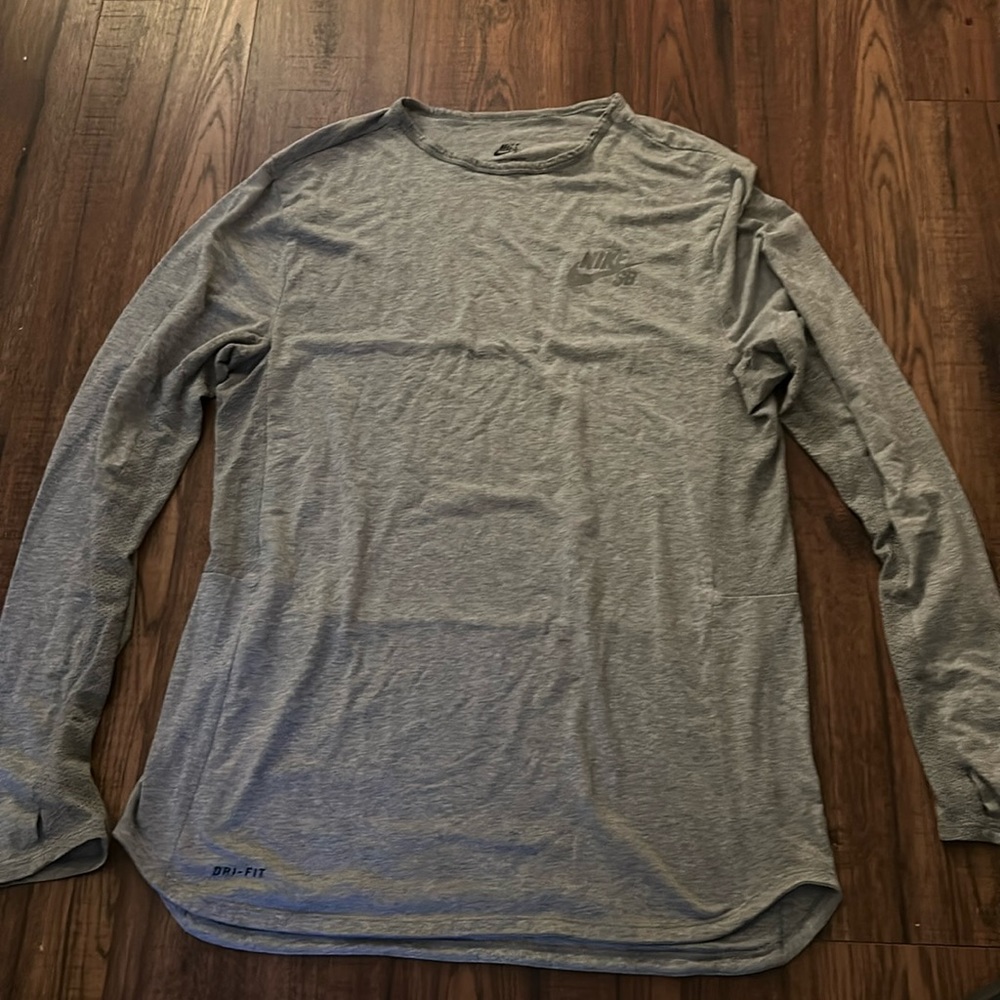 Nike SB gray long sleeve tee. Sz L